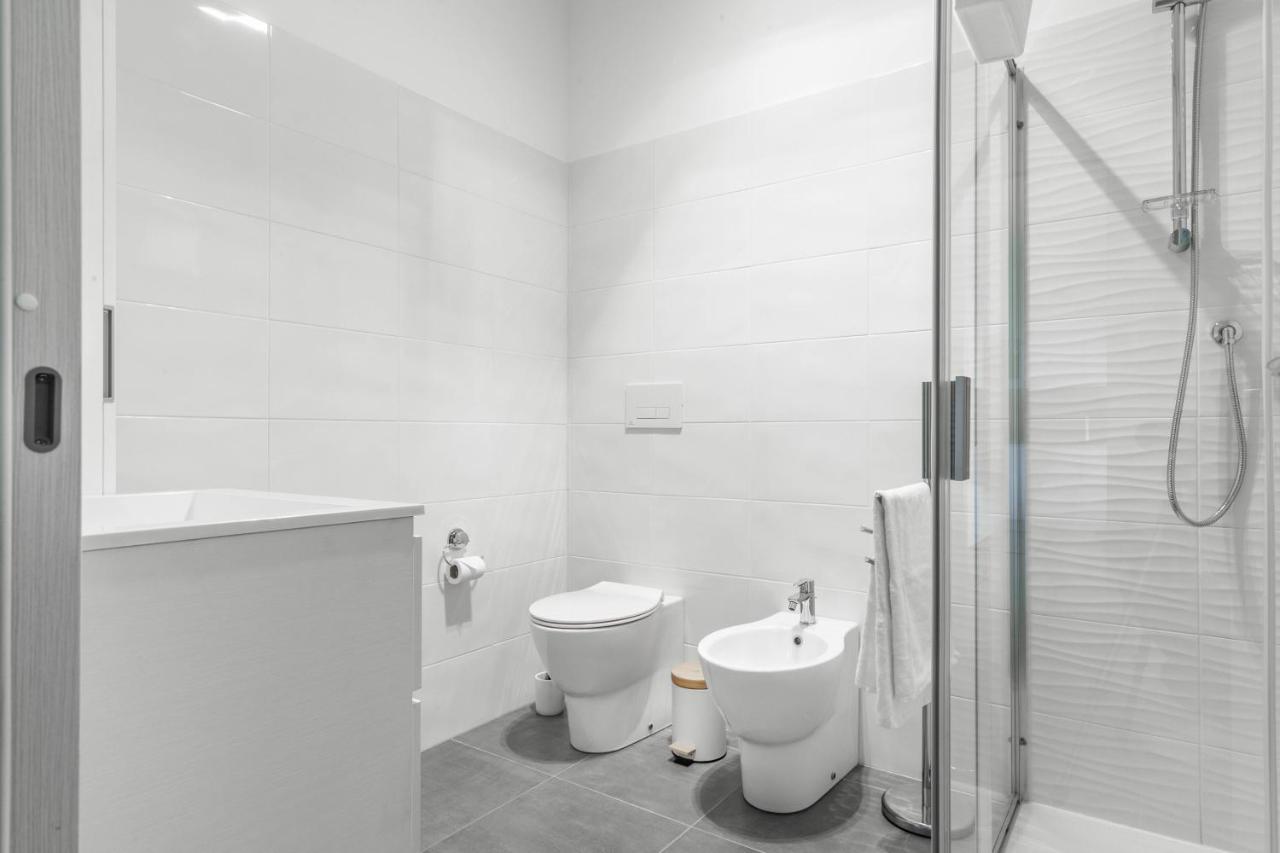 Apartamento Harmony House - Rho Fiera 6min - Free Parking - Terrace Milán