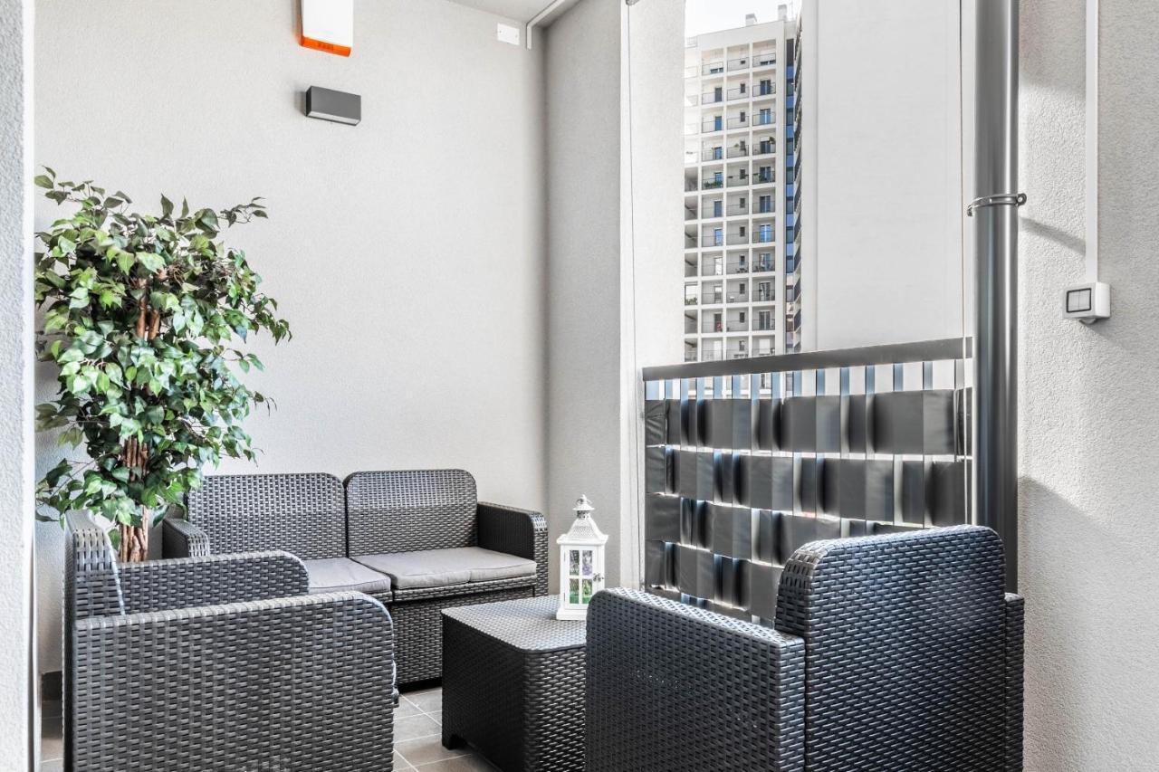 Apartamento Harmony House - Rho Fiera 6min - Free Parking - Terrace Milán
